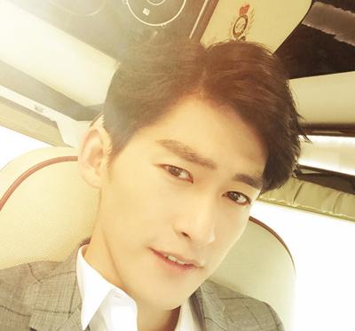 张翰玩起屌丝风 葫芦娃头是什么鬼