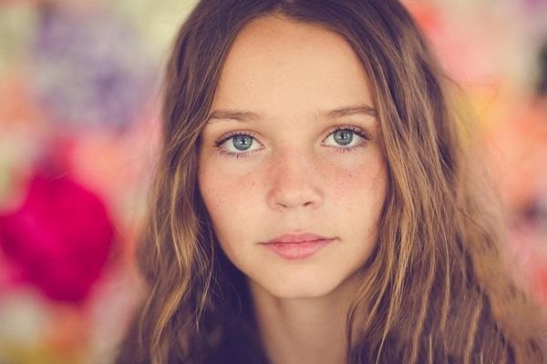 就像阳光亲吻过你的脸庞，Sun-Kissed妆容正当道！