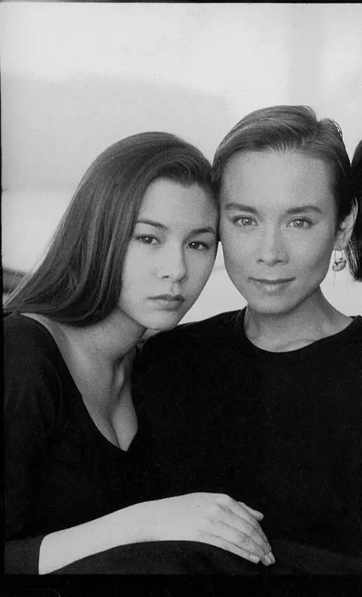 周天娜和女儿china chow(左)