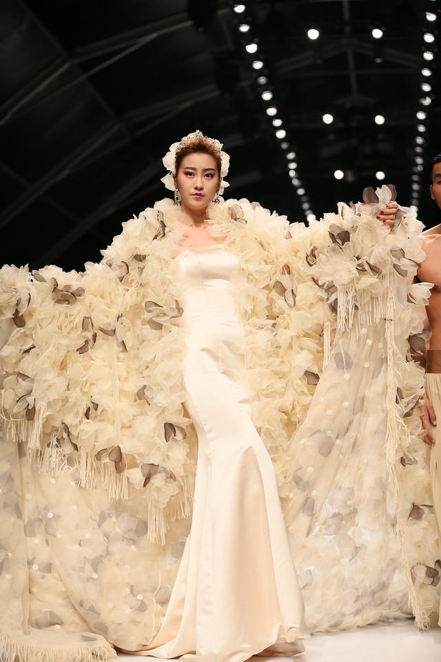 妩WOO出东方秋冬发布会 妩媚天下女人