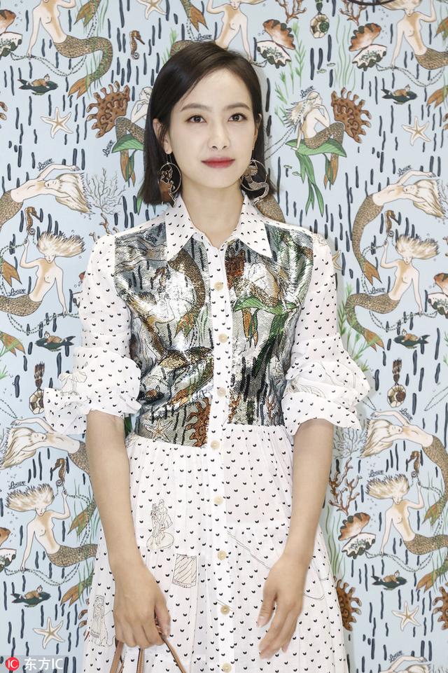 戴上大耳环的我，从此再也不用担心脸大了