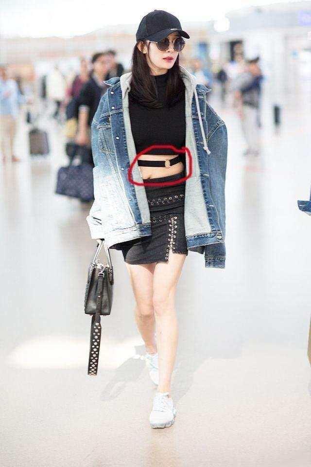 刘涛暴露“游泳圈” <wbr>原来女明星也有这样的身材缺陷 刘涛暴露“游泳圈” 原来女明星也有这样的身材缺陷