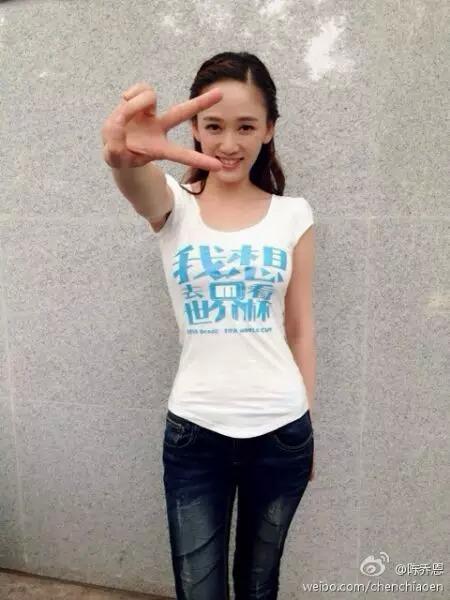 叫醒你的衣柜 || 大胸妹怎么穿出时尚感