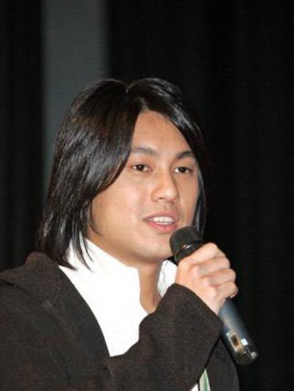 朱孝天 朱孝天 朱孝天发福后,那销魂的椭圆脸蛋加上一头迎风
