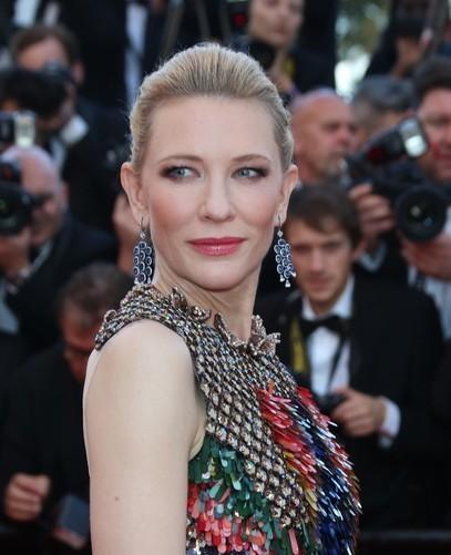 90秒知道：学章子怡等一线女星戴蓝宝石耳环