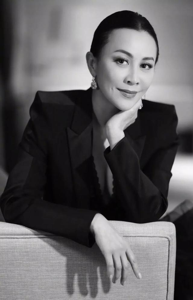 像刘嘉玲这样经得住流年,活出自己_时尚_腾讯网