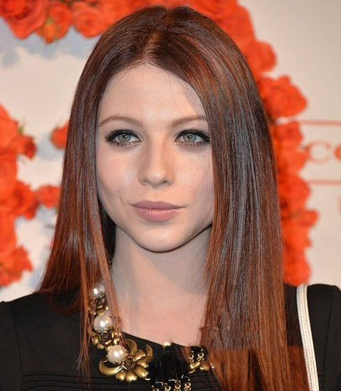 羽扇睫毛裸粉唇 女星示范最受宠的春夏妆_时尚