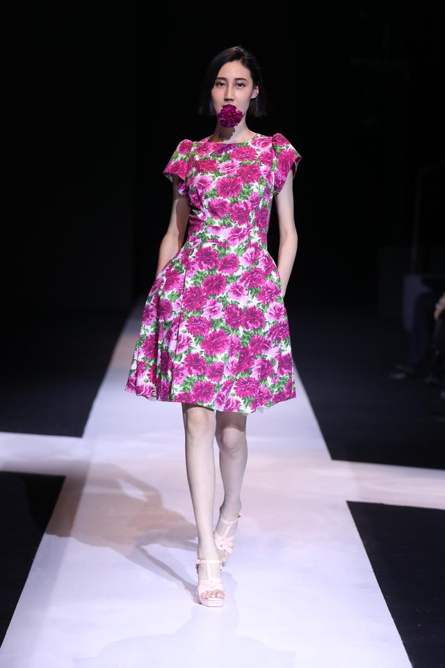 2017哈尔滨时装周Alisa Levin演绎连衣裙时尚