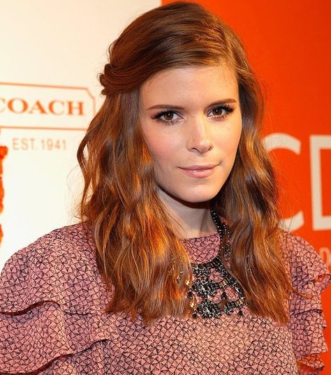 羽扇睫毛裸粉唇 女星示范最受宠的春夏妆