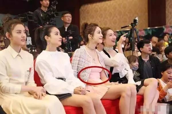 刘涛暴露“游泳圈” <wbr>原来女明星也有这样的身材缺陷 刘涛暴露“游泳圈” 原来女明星也有这样的身材缺陷