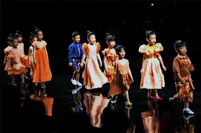 首届中国重庆国际少儿时尚周中国超级童模精英