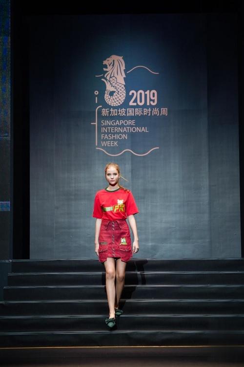 丝绸之路2019新加坡国际时尚周第二天,新装设计元素独特闪耀全场