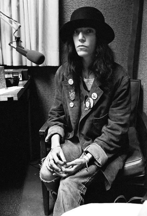 你是否也有这样一件牛仔,记录了那些年经历过的破事儿?