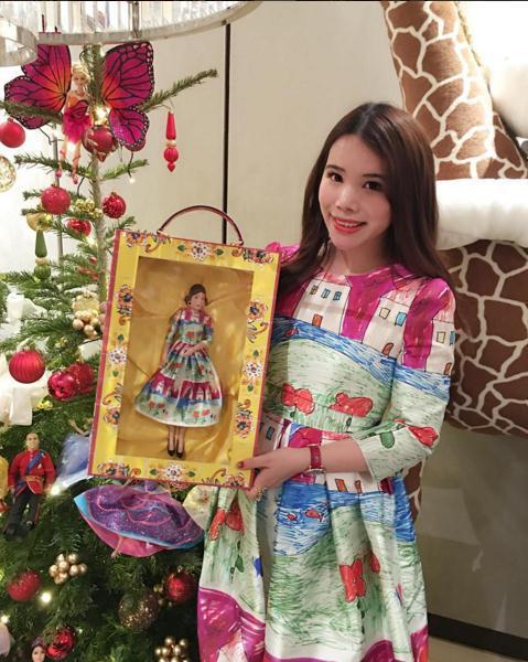 登上英国媒体的中国富二代:一件礼服不会穿第