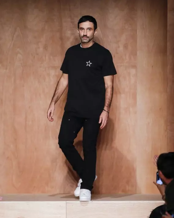 Riccardo Tisci在Givenchy的12年,贡献了多少经典爆款?