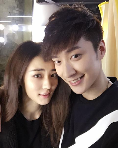 慌张夫妇颜值高 90后萝莉徐璐护肤有招