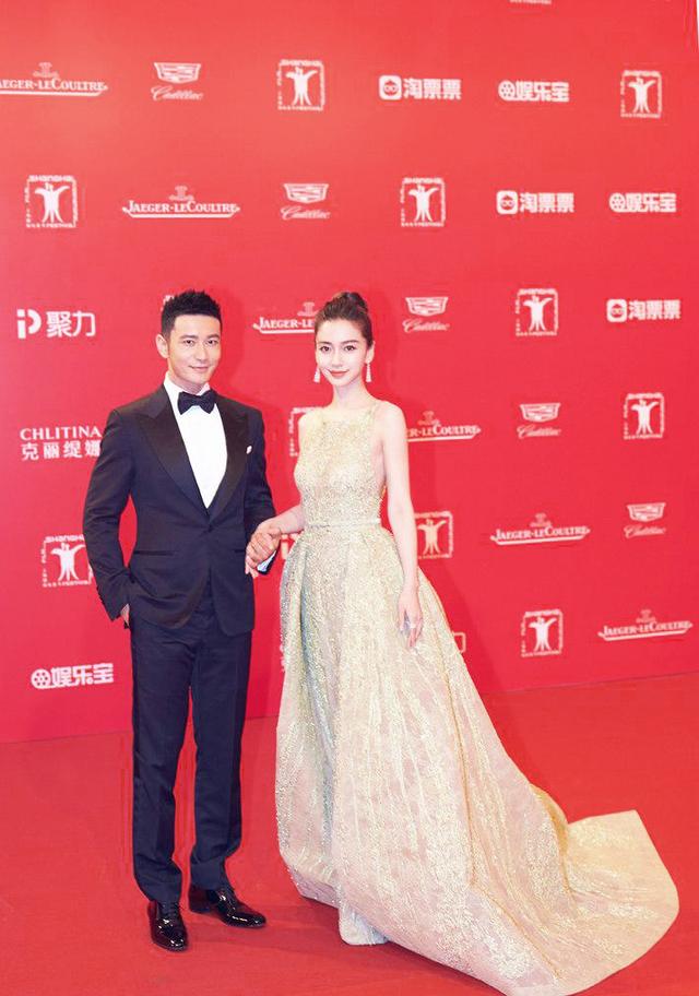 牵着你的手不放开 Baby黄晓明牵手巴黎看秀_