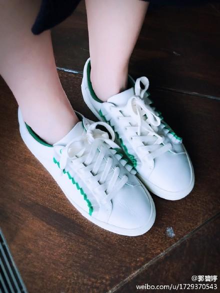 郭碧婷纽约第二天很忙 小仙女去Tory Burch挑选飞升上神的战袍