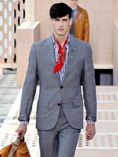 <em>学生</em>头PK<em>大背头</em> 解读2014春夏男士<em>发型</em>阵营_