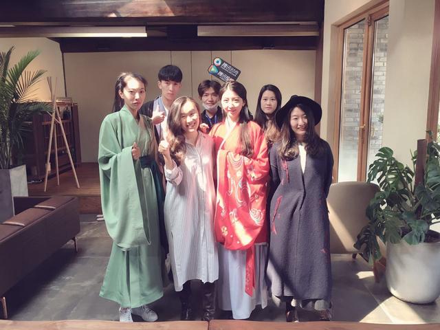 模特直播汉服走秀,上演穿越大戏,酷帅男模竟然变身“夜华”!|腾讯时尚《麻豆实验室》_时尚_腾讯网