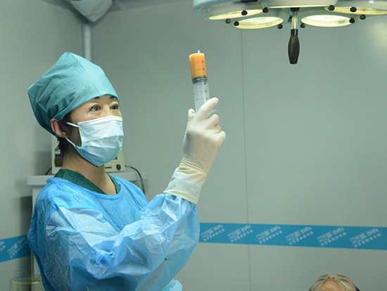 台艳星重口味丰胸过程曝光 放言胸部任摸