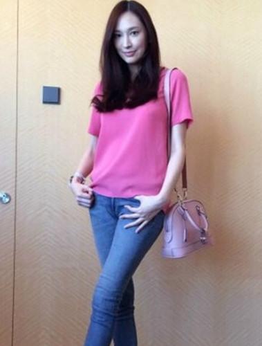 吴佩慈vs颖儿 正宫娘娘争夺战谁妆容更上一筹