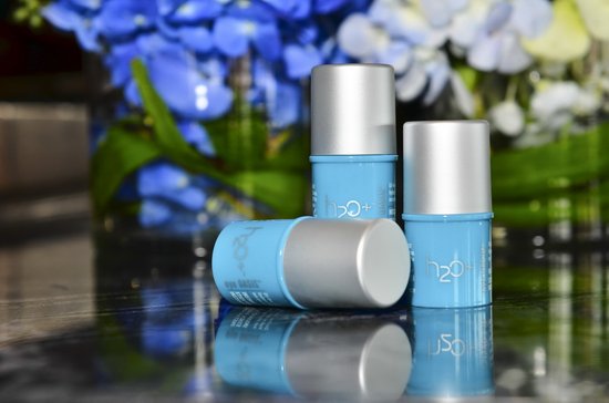 水芝澳海洋水润眼胶棒全新上市_时尚_腾讯网