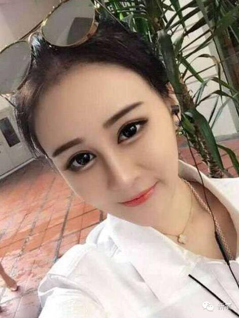 赵本山女儿整容变网红女主播,日入88万秒杀老