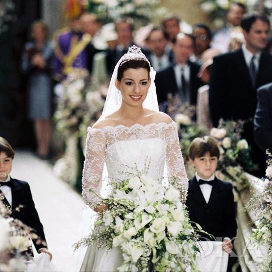 婚礼季|安妮·海瑟薇教你如何穿成优雅公主