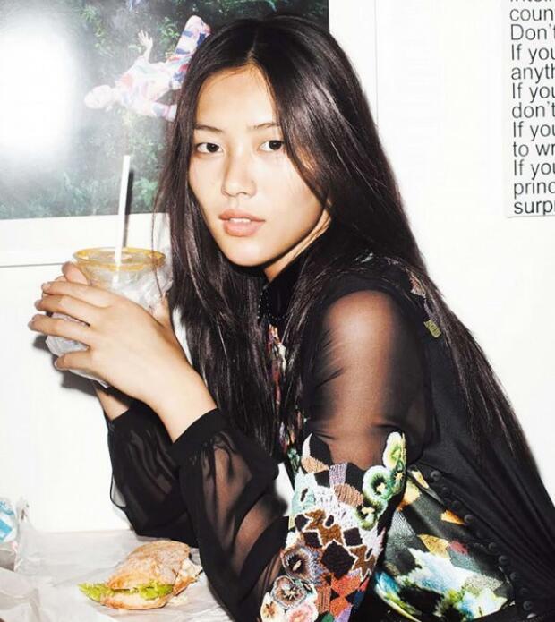 原来她们也爱吃零食 名模们吃不胖的零食大公开