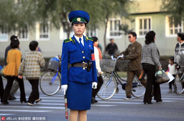 朝鲜空姐首降济南大不同 制服变短变紧了！