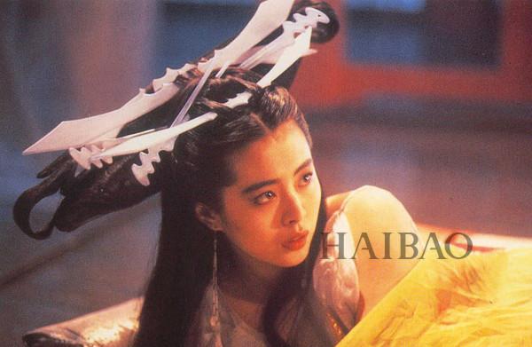 青春真的有一张不老的脸!王祖贤五十岁生日晒