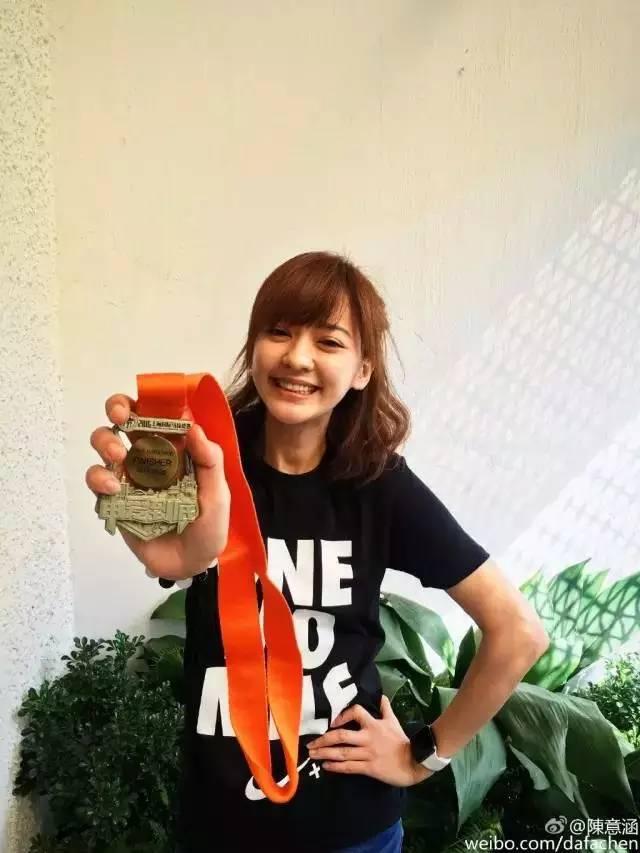 原来不老女神们的减龄法宝是酒窝！没有酒窝就画出来啊！