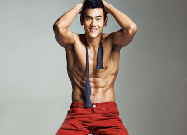 女星都出马甲线 快学彭于晏李晨肌肉练起