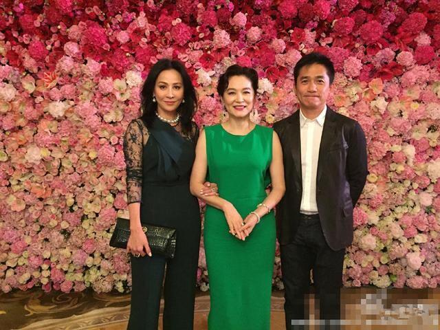  Brigitte Lin's 60 birthday star arched his husband to send kisses to him.