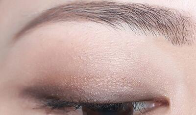 八公举:有多少张合照输在你不会贴双眼皮 美目