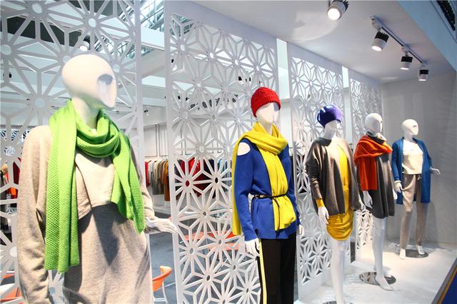 大力发展纺织服装产业 建设新疆丝绸之路经济