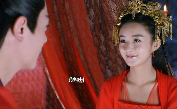 小骨婚服上身美不胜收 范冰冰赵薇谁是最美新