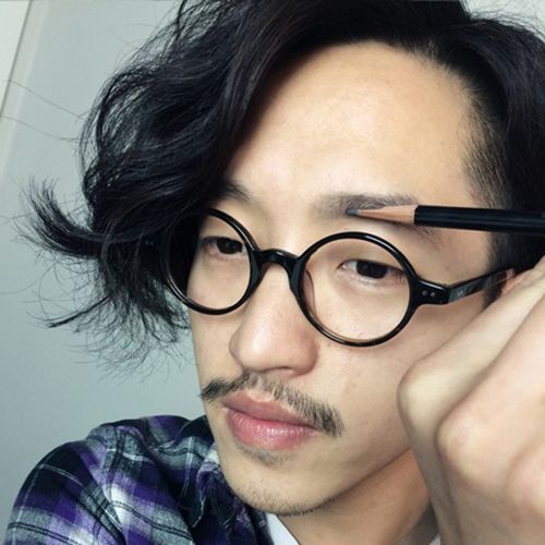 不做BBgirl 帮Feynman画浓眉翻身变男子汉