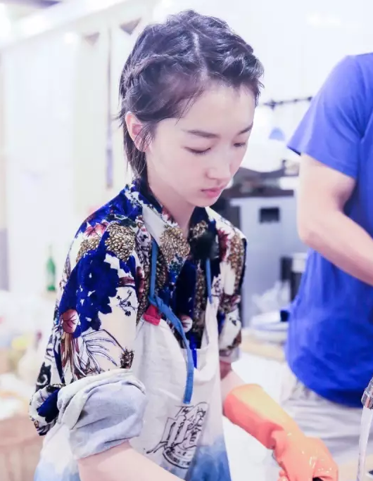 被迪丽热巴和周冬雨的新发型掰弯，这么好看简直不讲道理