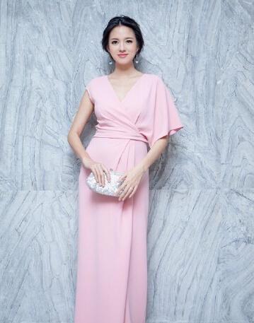 糖糖真的怀孕啦!超模辣妈说要经常做瑜伽