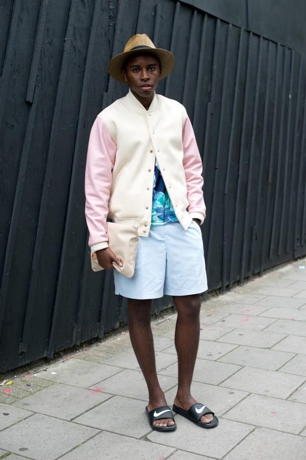 穿拖鞋看秀才够潮 拖鞋衫裙搭配有高招