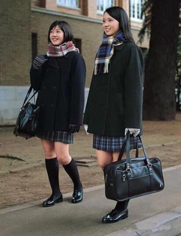 揭秘为什么日本女生喜欢露大腿?冬天都不例外