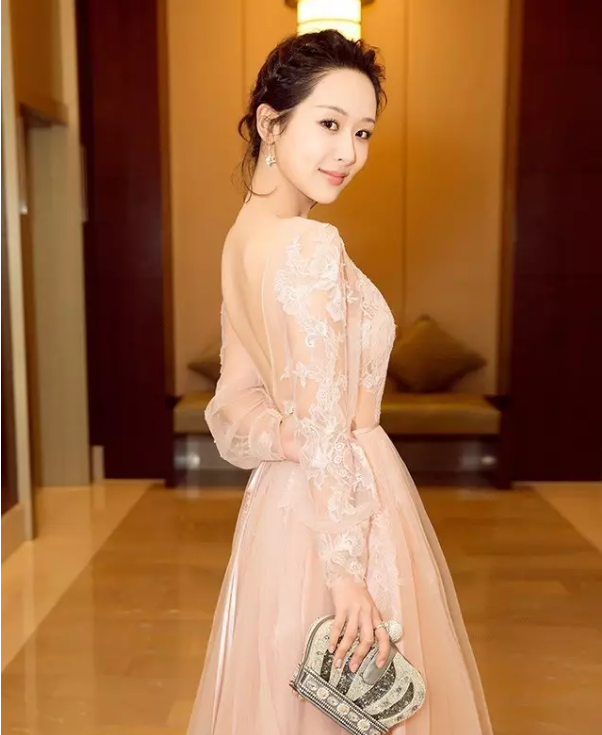 杨紫为了演仙女又双叒变脸了?其实面部五官中