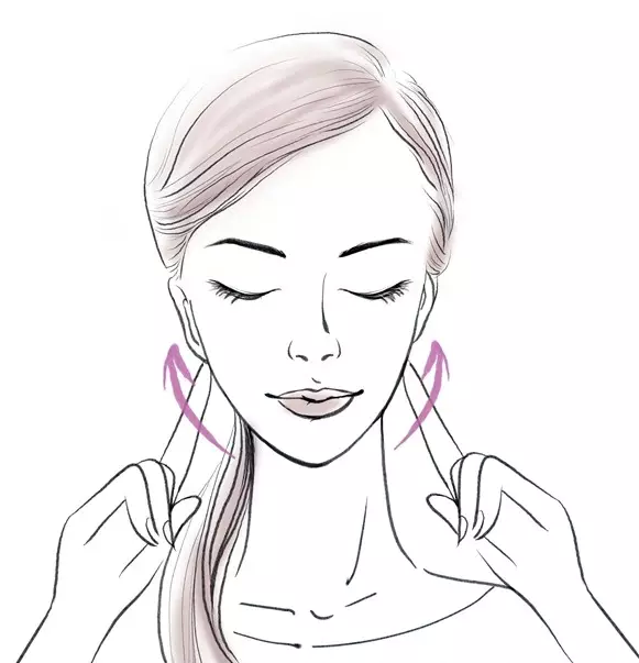 还好这是个看脸的时代 瘦脸精华用起来