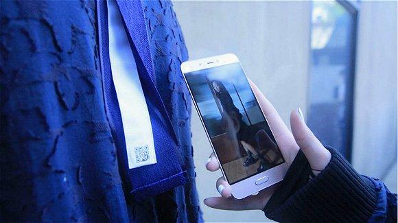 连大闸蟹都能二维码防伪了 为什么技术却一直没解决奢侈品假货问题？