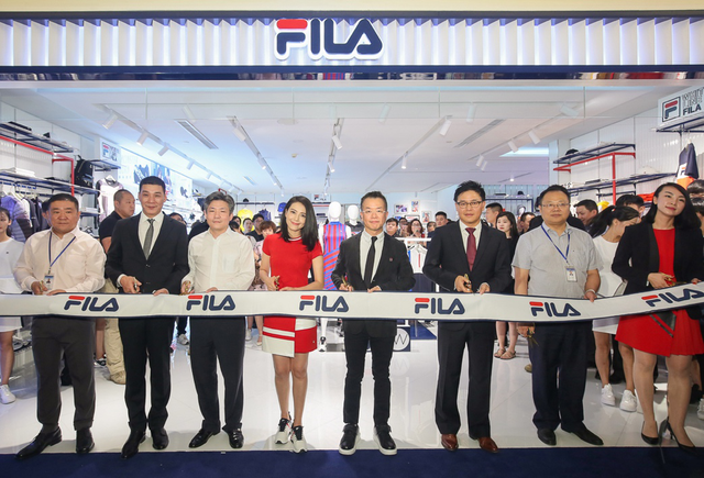百年FILA南京全新形象店盛大开幕 女神高圆圆
