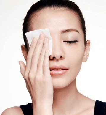 龅牙黑眼袋 港姐冠军整容前旧照曝光