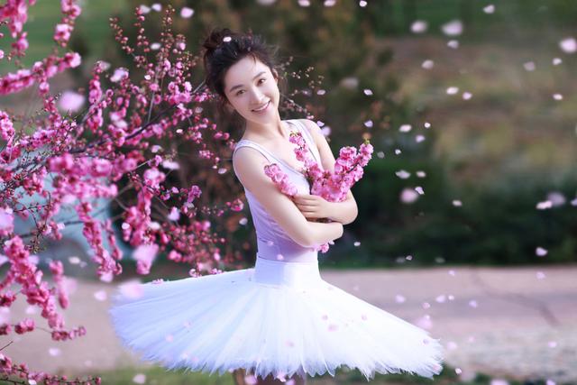 长腿女神孙嘉璐化身芭蕾精灵 生活方式 图5