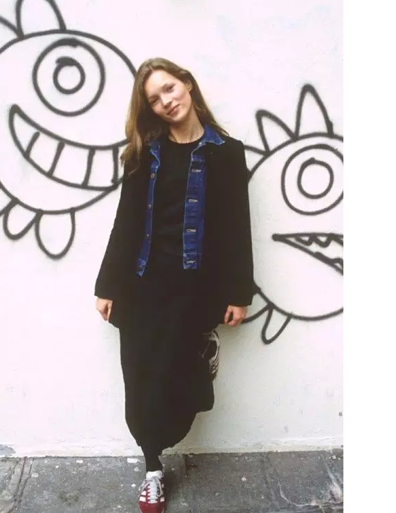 你是否也有这样一件牛仔,记录了那些年经历过的破事儿?